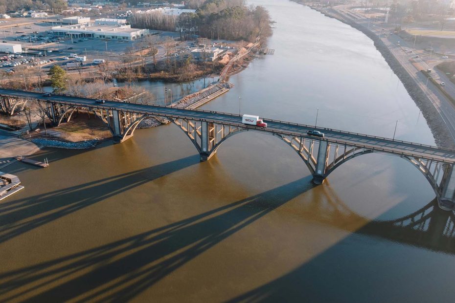 GCU truck driving across bridge in Gadsen, Alabama